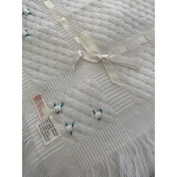 Vintage Carson Pirie Scott White‎ Embroidered Baby Blanket 38 x 42 Spain Acrylic - Picture 4 of 16
